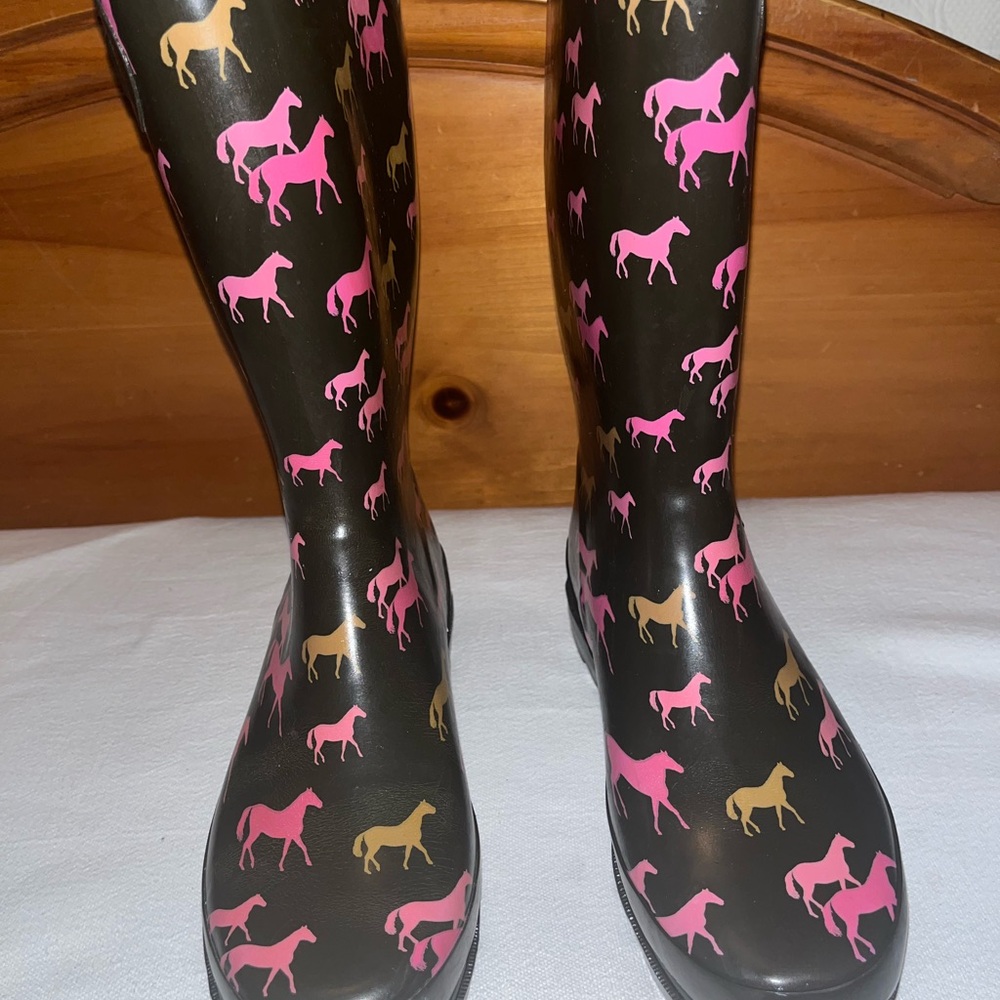 Western Chief Rubber Boots, Size 8 - Picture 2 of 9